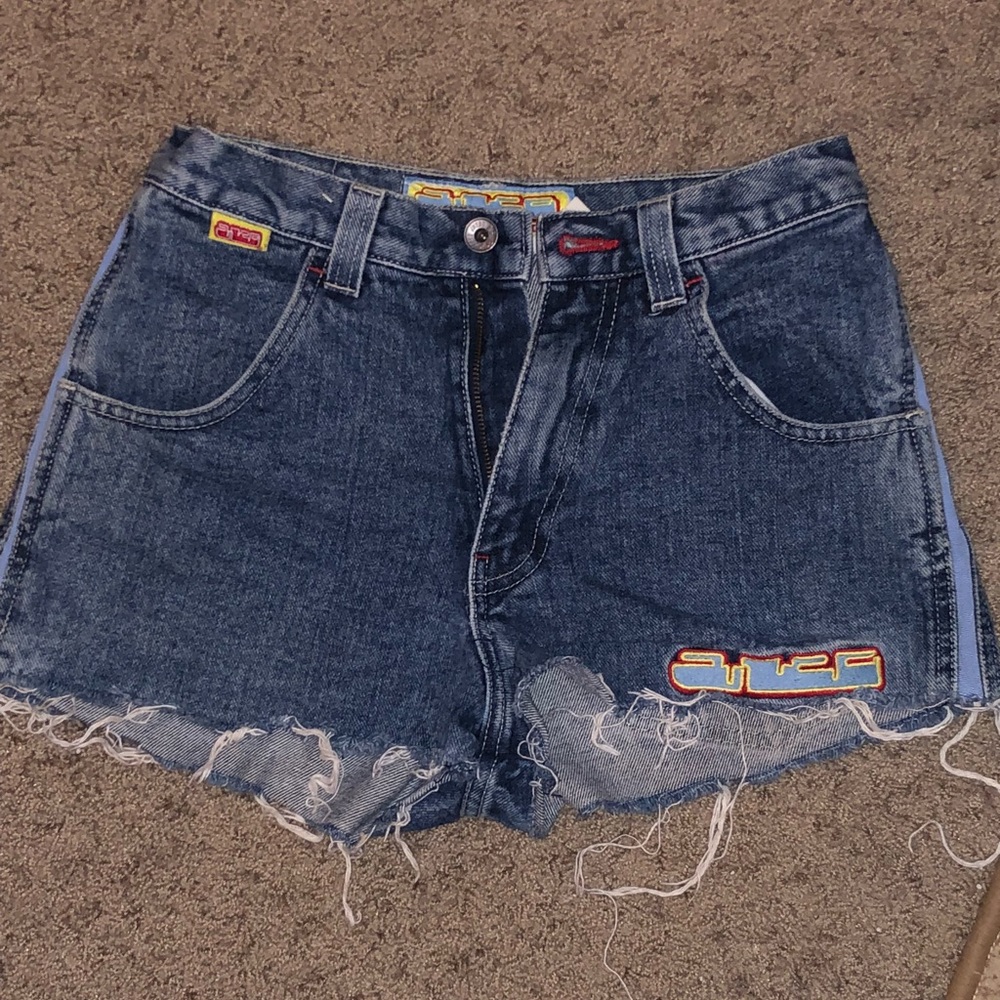 VINTAGE JEAN SHORTS